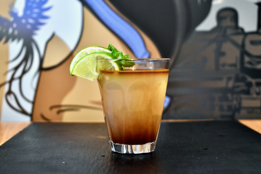 Coktail maison blue factory - chateau thebaud restaurant BBQ